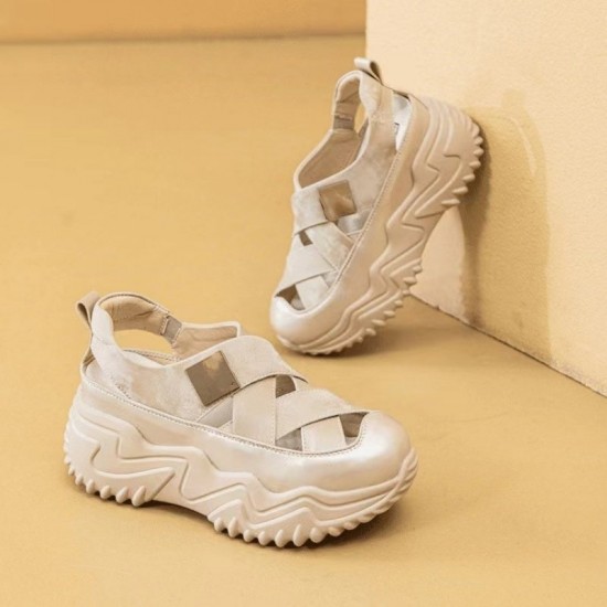 Hohle Damensandalen mit dicker Sohle