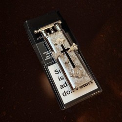 Heier Verkauf 50% Rabatt aufstilvolles Vintage-Feuerzeug mit Kreuz-Design