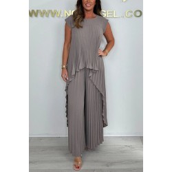 49% RabattLaney Set aus plissiertem, kurzrmligem, unregelmigem Midi-Top und Hose mit weitem Bein und elastischer Taille