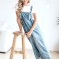 SOMMERANGEBOT - 50% RABATTSüe Damen-Latzhose im Jumpsuit-Stil aus Destroyed Denim mit Knpfen