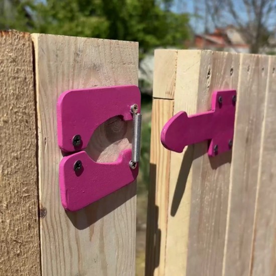 Selbstverriegelnder Schwerlasttorverschluss für Holzzaun mit Befestigungselementen